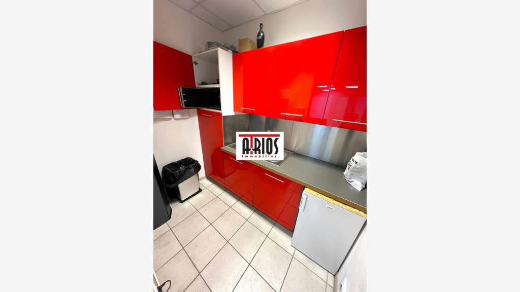 BUREAUX DE 99m²