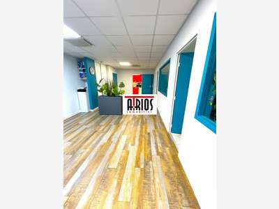 BUREAUX DE 99m²
