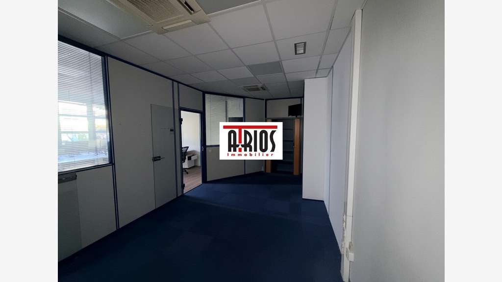 BUREAUX 117 M²