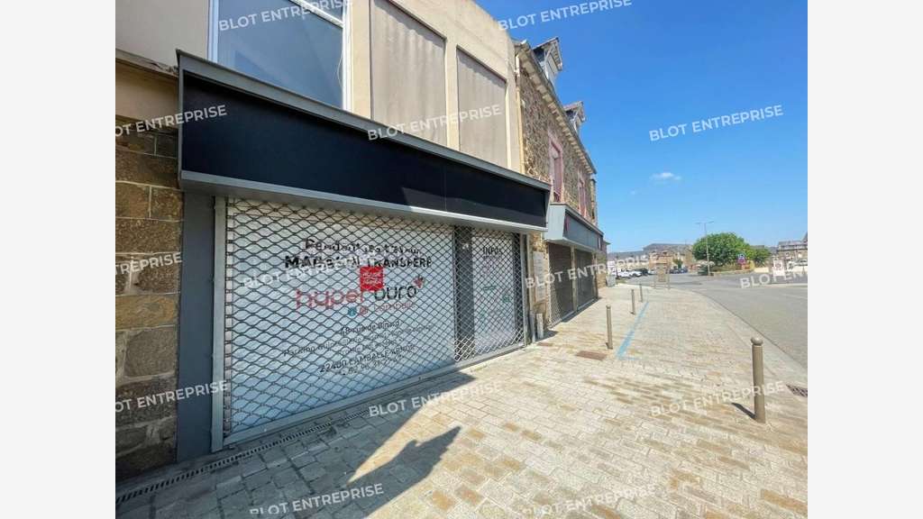 A louer bureaux commerciaux de 344m² à Lamballe