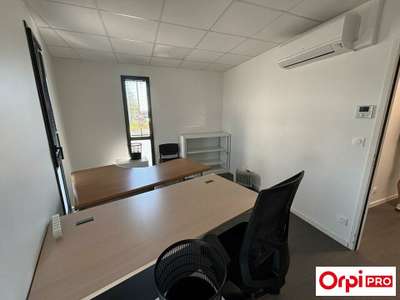 À LOUER  BUREAUX DE 154 m²  LAMBALLE RN12