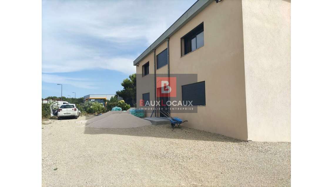 Bureau 300m² normes RT 2012 à louer  à Lambesc