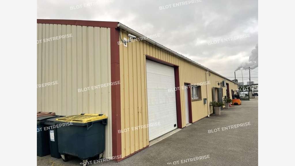 À LOUER - BUREAUX + STOCKAGE 359 m² - LANESTER