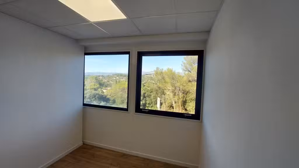 A louer bureaux de 15m² Le Cannet Canéopole