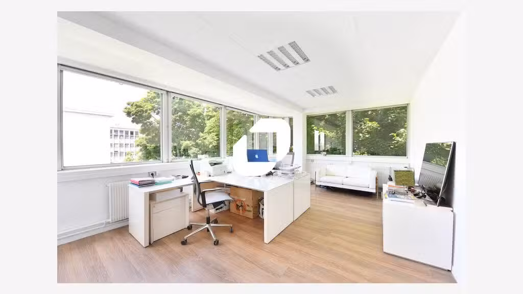 A louer Bureaux 271m² Le chesnay