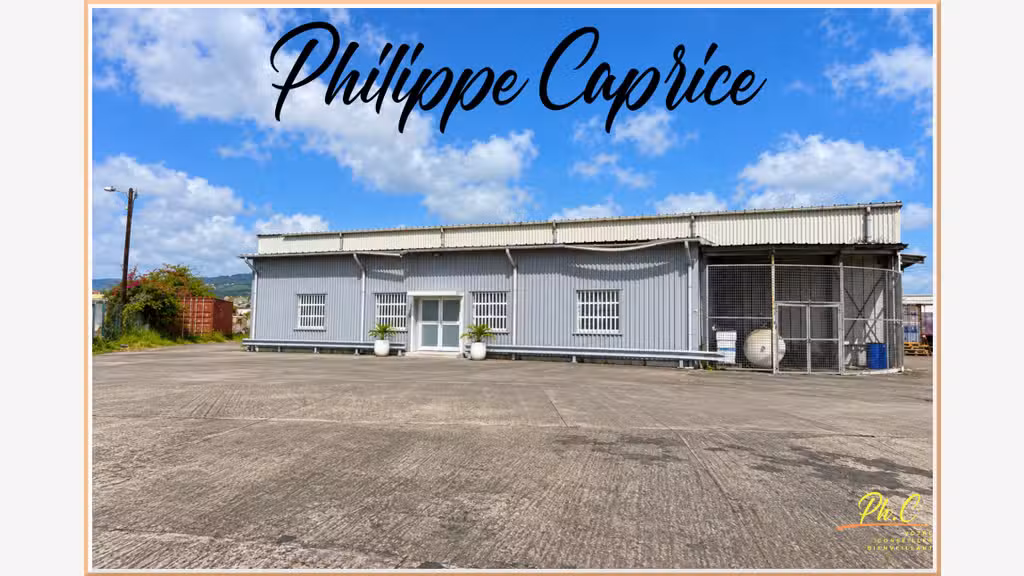 À louer - Entrepôt 917 m² + bureaux 160 m² - Le La