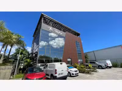 A louer bureaux 91m² immeuble de standing à Acajou