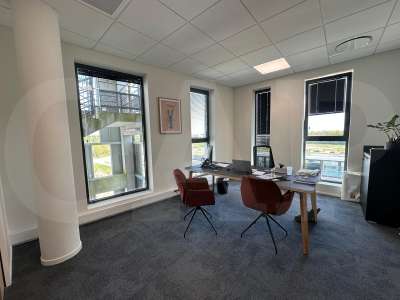 A louer bureaux de 323m² avec terrasse Le Rheu