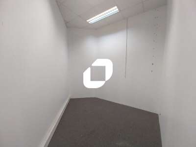A louer Bureaux 66m² Les essarts le roi