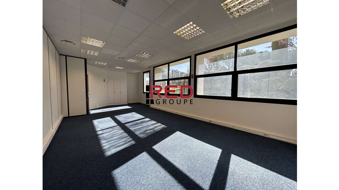 Bureau 52m² RDJ à louer à à la Duranne basse