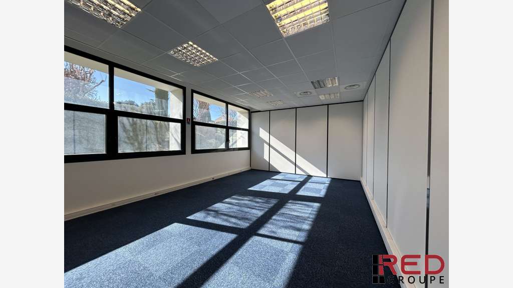 Bureau 52m² RDJ à louer à à la Duranne basse