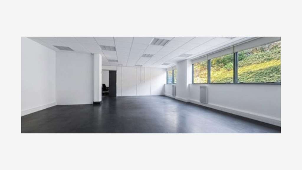 Bureaux de 61 à 206m² à louer Les Ulis