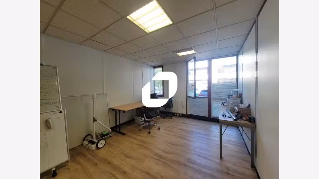 A louer Bureaux 119m² Les ulis