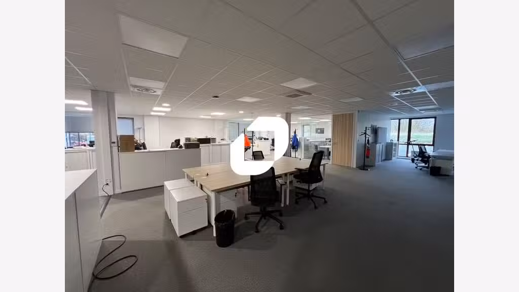 A louer Bureaux 1365m² Lesquin
