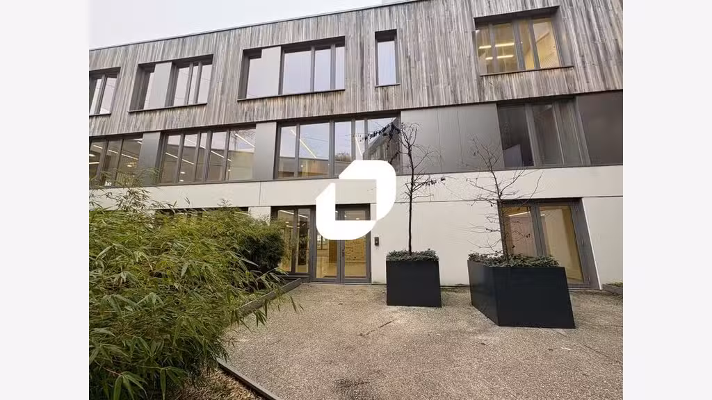 A louer Bureaux 2001m² Lezennes
