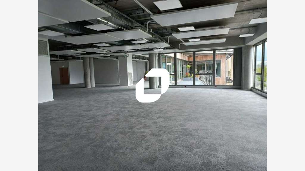 A louer Bureaux 1032m² Lezennes