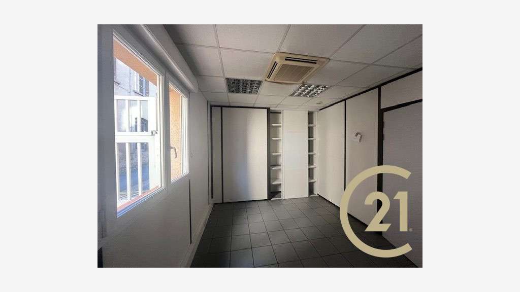 A louer local 175m²  avec vitrine à Albi centre