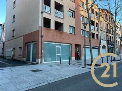 A louer local 175m²  avec vitrine à Albi centre