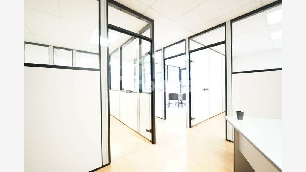 BUREAUX A LOUER - 89 m² - LIMAS