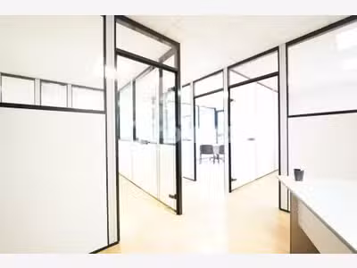 BUREAUX A LOUER - 89 m² - LIMAS