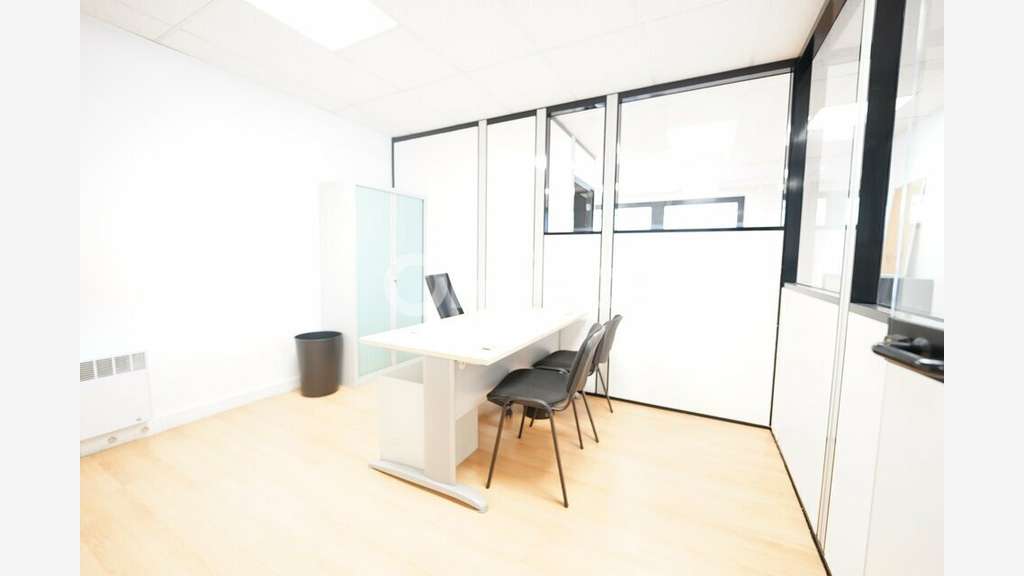 BUREAUX A LOUER - 89 m² - LIMAS