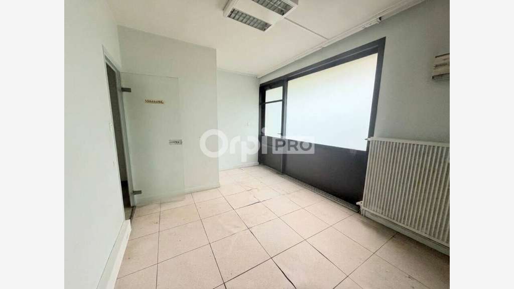 Bureaux de 103m² disponible à la location