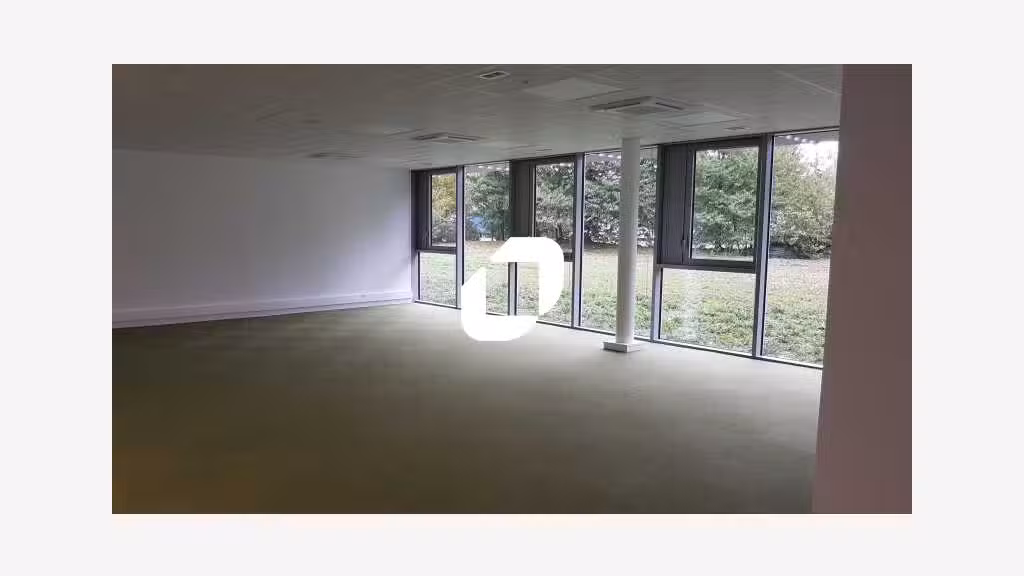 A louer Bureaux 766m² Limay