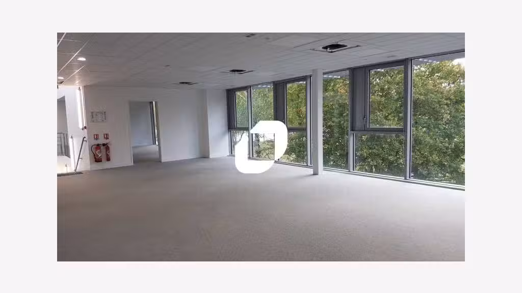 A louer Bureaux 766m² Limay
