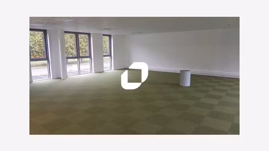 A louer Bureaux 766m² Limay
