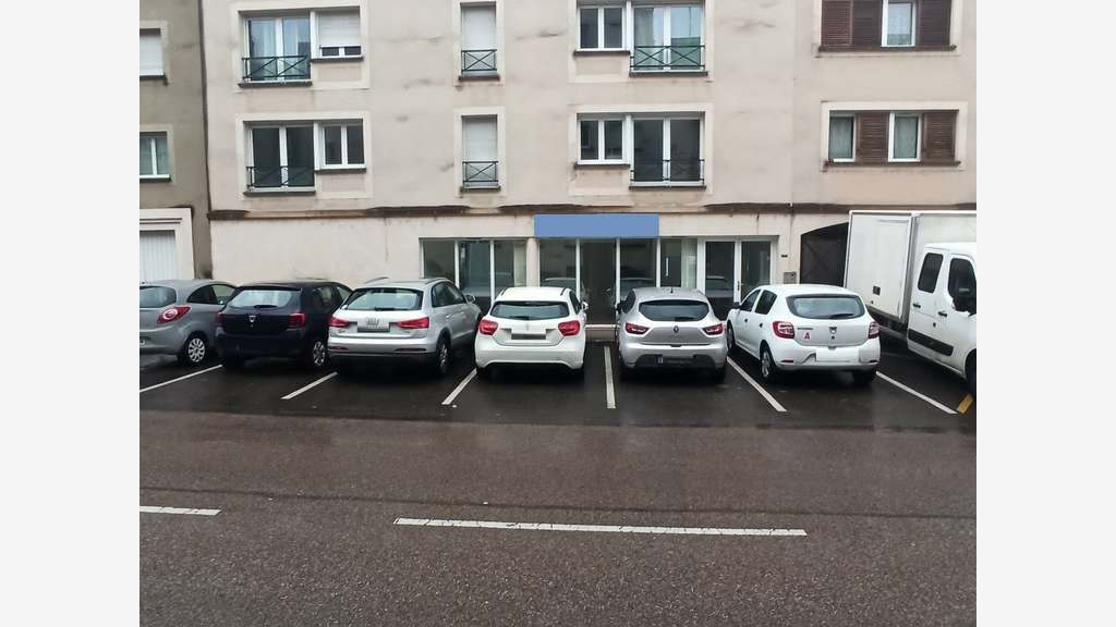 LOC Local 95m² - Agence-Bureaux 5.000 passages !