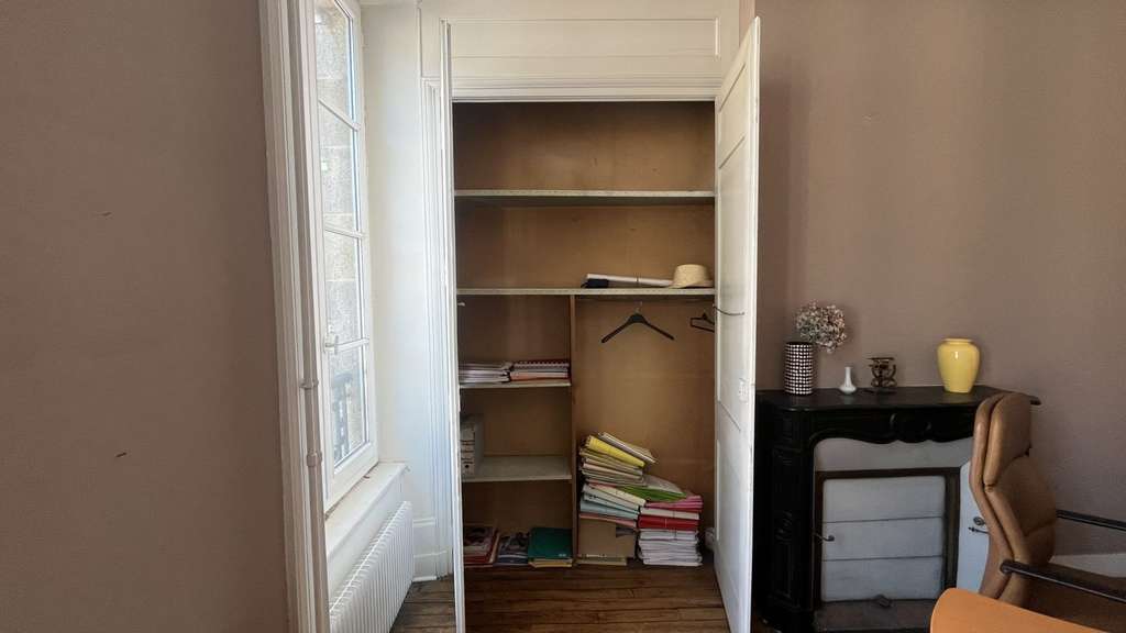 Bureau de 18 m² meublé à LIMOGES !