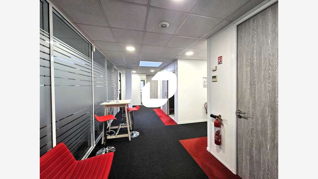 A louer Bureaux 843m² Limonest