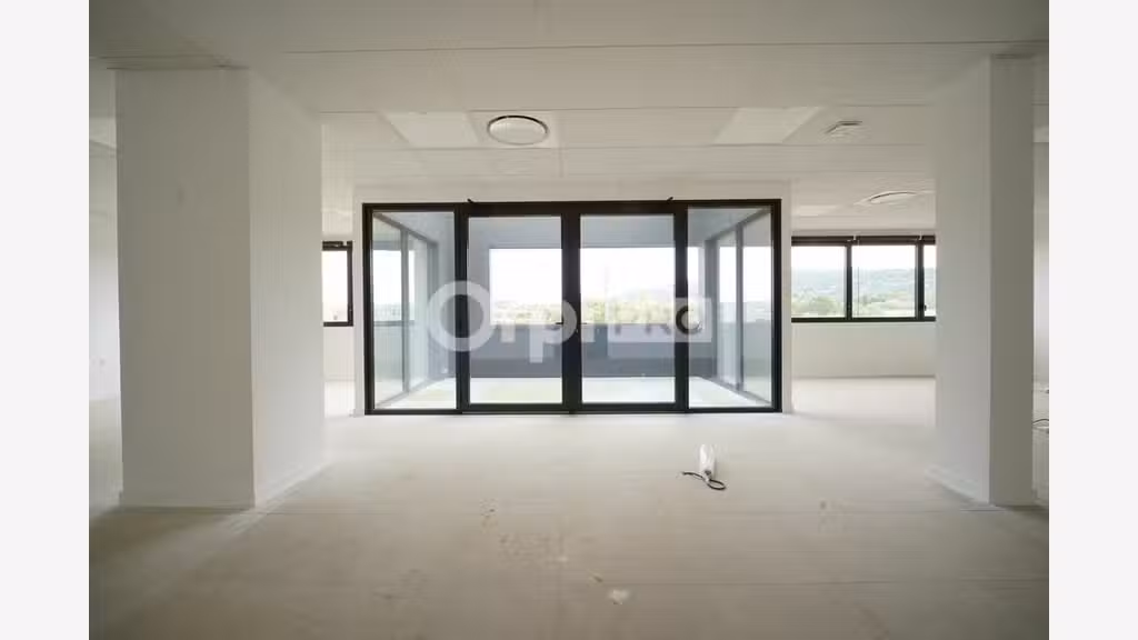 BUREAUX A LOUER - 260,40 m² - LIMONEST