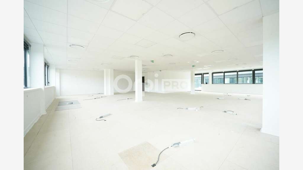 BUREAUX A LOUER - 260,40 m² - LIMONEST