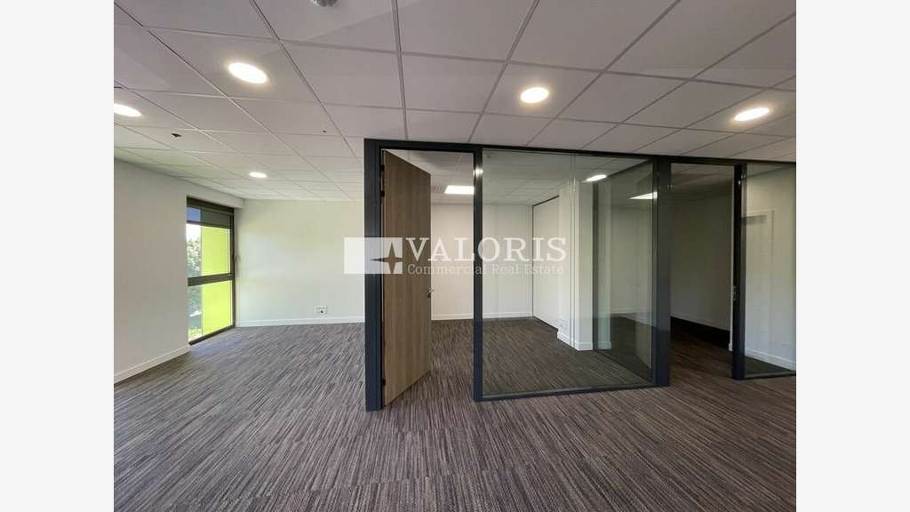 Bureaux de 2712m² à louer à Limonest Techlid