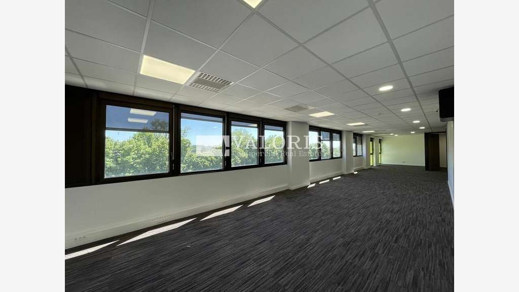 Bureaux de 2712m² à louer à Limonest Techlid