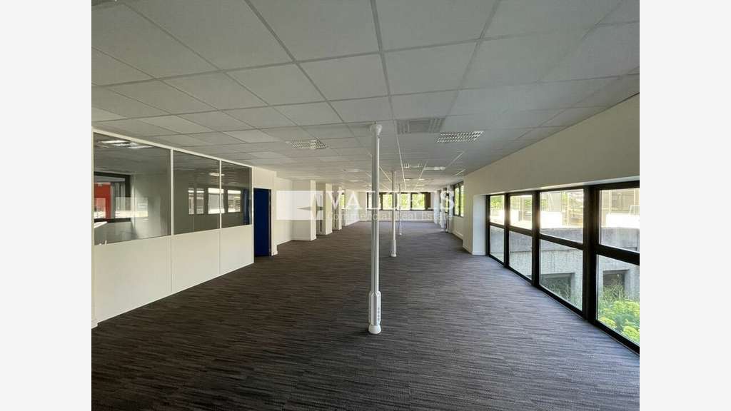Bureaux de 2712m² à louer à Limonest Techlid