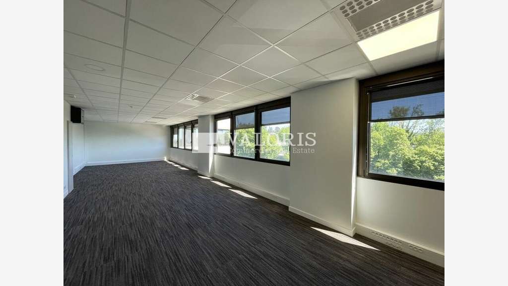 Bureaux de 2712m² à louer à Limonest Techlid