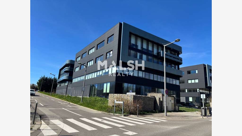 A LOUER - BUREAUX 149 m² - LIMONEST