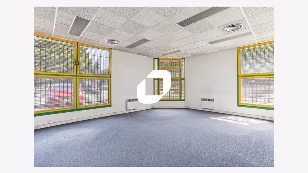 A louer Bureaux 300m² Lisses