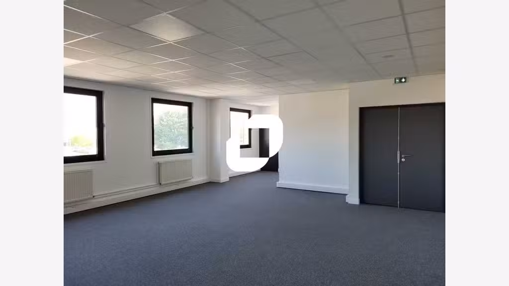 A louer Bureaux 898m² Lisses