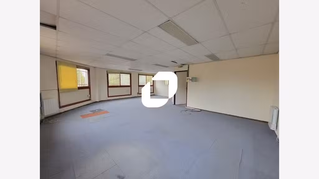A louer Bureaux 72m² Lisses