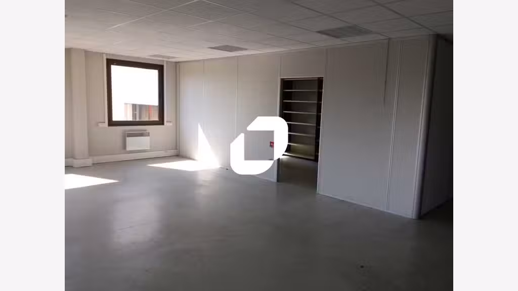 A louer Bureaux 1174m² Lisses