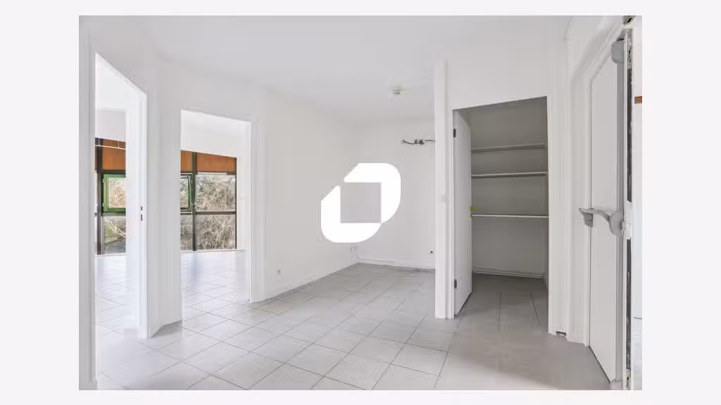 A louer Bureaux 113m² Lognes