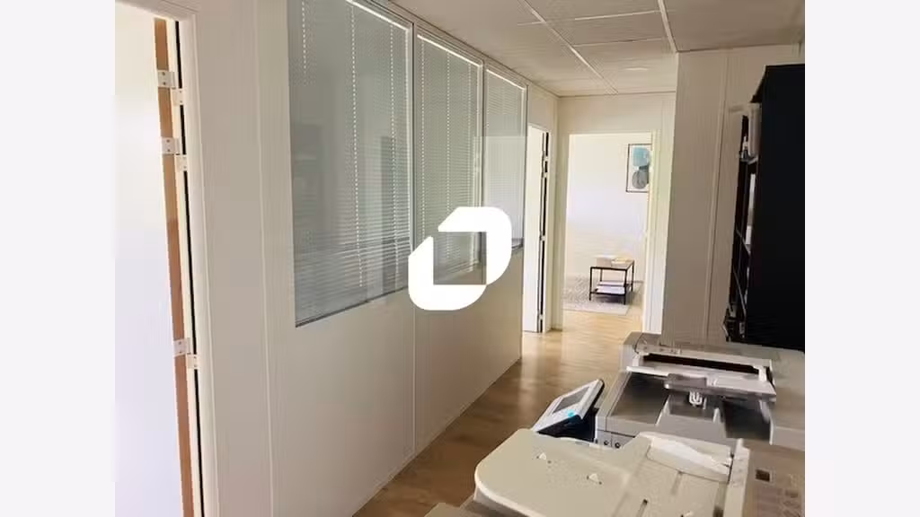A louer Bureaux 101m² Lognes
