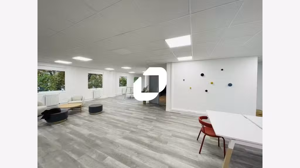 A louer Bureaux 1522m² Lognes
