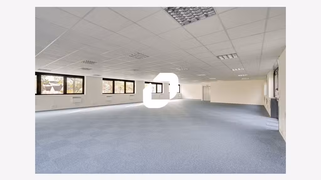 A louer Bureaux 1748m² Lognes