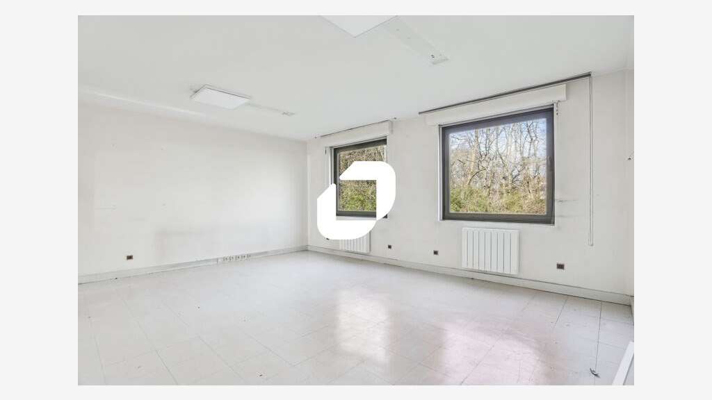 A louer Bureaux 161m² Lognes