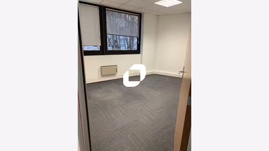 A louer Bureaux 871m² Lognes