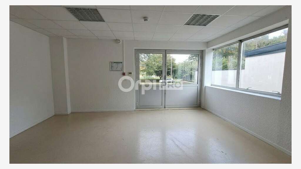 Bureaux de 131 m² à louer - Lons